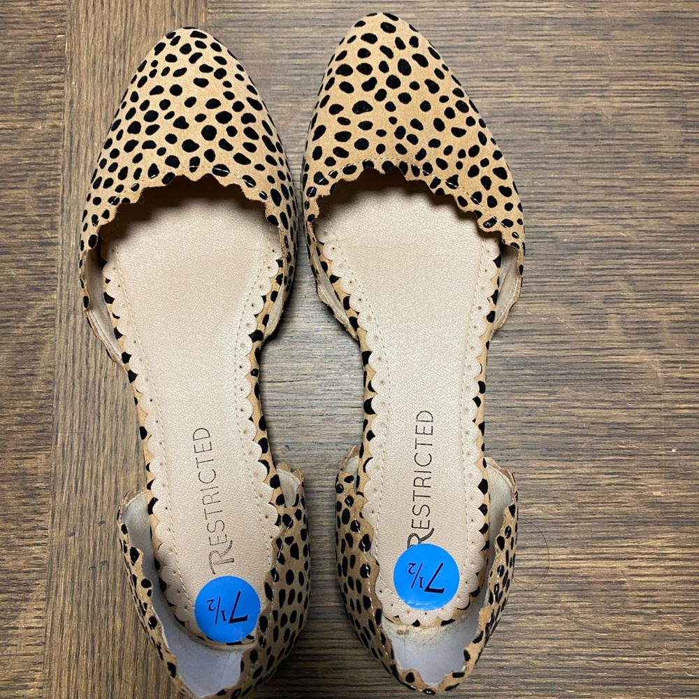 Restricted Women's Spotted Tan and Black Flats